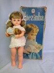 Brinquedo antigo Estrela - Boneca Mãezinha na embalagem original. Faltam as meias e os sapatos. Funcionando.