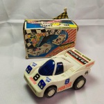 BRINQUEDO - Divertido carrinho de corrida POINTER 8, movido à pilha (02 do tipo AA), FUNCIONANDO, Bate e volta, na caixa original. Fabricado em Taiwan. Estado de novo, sem nenhum quebrado ou qualquer tipo de dano.