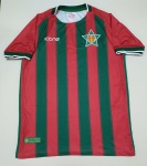 Camisa Futebol  Portuguesa Carioca - número 10  2018  uniforme número três  - em homenagem ao modelo da camisa da Portuguesa Santista /1924  Ícone Sports - original  verde/vermelho    tamanho GG - medidas: 55 cm de largura X 75 cm de comprimento  100% poliéster  - item de coleção seminovo   muito bem conservado sem avarias.