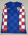 Camisa Futebol Croácia  uniforme reserva 2014/2015  manga longa   Nike -  original  Dri Fit - azul/mangas quadriculadas -  tamanho: XL  medidas: 56 cm de largura X 78 cm de comprimento  100% poliéster reciclado  Fabricada na Tailândia - item de coleção seminovo   muito bem conservado sem avarias