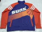 Blusão NBA  Basquete  Phoenix Suns -  Adidas  original  manga longa  - roxo / laranja - com zíper frontal - 2 bolsos laterais sem zíper - tamanho: XL  medidas:  56 cm de largura X 71 cm de comprimento -  seminovo  muito bom estado de conservação - sem avarias