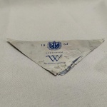 MEMORABILIA - LAMINADO em homenagem da WOLFF ao IV Centenário da Cidade de São Paulo. Apresenta marcas do tempo. Em 1954, durante os festejos do quarto centenário, a Chuva de Prata marcou a celebração dos 400 anos de São Paulo. Com a colaboração da Força Aérea Brasileira, a qual sobrevoou a cidade diversas vezes despejando pequenos triângulos de papel laminado prateado, iluminados por holofotes do exército. Considerada a cena mais bonita de todo evento, a chuva de prata também foi responsável pela criação do doce Dadinho, que é embalado em papel prateado e em sua embalagem possui um símbolo referente à Voluta Ascendente e o escrito `IV Centenário`, o primeiro nome do doce.