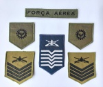 MILITARIA - Lote com seis insígnias bordadas antigas da Força Aérea Brasileira.