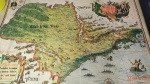 MILITARIA - RARÍSSIMO MAPA ORIGINAL DA MOVIMENTAÇÃO PAULISTA DURANTE A REVOLUÇÃO DE 1932, DESENHO DE JOSÉ WASTH RODRIGUES. PEÇA FUNDAMENTAL EM QUALQUER COLEÇÃO MILITAR E COM ÊNFASE A REVOLUÇÃO CONSTITUCIONALISTA DE 1932. MARCAS DO TEMPO E PEQUENAS PERDAS NAS BORDAS. O mapa mede aprox. 70 x 50 centímetros.