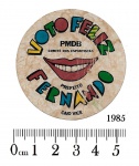32 Colecionismo/política - Antigo adesivo relativo a Campanha a Prefeitura de São Paulo de Fernando Henrique Cardoso - 1985, pleito perdido para Jânio Quadros. O papel do adesivo se encontra amarelado e não há mais a função do adesivo. O adesivo mede 5,4 cm de diâmetro.