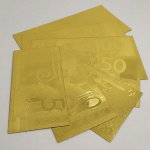 34. Curiosidade Numismática. Séries de (7) cédulas de EURO banhadas a Ouro Amarelo: 5, 10, 20, 50, 100, 200 e 500 euros. 7 Cédulas fantasias no total