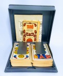 Antigo e Raro Kit TARÔ - Estojo com 2 baralhos completos de Tarot de Marselha ''PLANETA'' ( - Editora Três + manual de bolso (62  páginas) com instruções e significados sobre as cartas + Revista com 14 páginas sobre ''Os Segredos da Cartomancia'' - 1986 - Revista Planeta -  Medida do estojo: 17 x 16,5 x 4 cm.