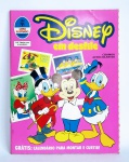 Walt Disney - Lindo e Antigo Álbum de figurinhas - Disney em Desfile - Ano: 1990 - Possui mais de 250 figurinhas e calendário do ano de 1991 - Revista com 34 páginas conservadas - Faltando apenas 6 figurinhas para completar o álbum (28,39,147,168,175,203) - Medida da revista 27,5 x 21 cm.