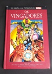 Coleção MARVEL - Os Vingadores - ''Os Heróis Mais Poderosos da MARVEL'' - 2015 - Panini Comics - Livro ricamente ilustrado - Capa dura - Obs: Livro conservado, porém possui assinatura na 1 folha e pequenos desgastes nas bordas - Medida do livro: 26,5 x 18 cm. 