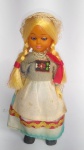 Antiga e Colecionável Bonequinha - Nationality Dolls - Com traje típico olhos fecham/abre - Conservada, na caixa original - Cabeça em vinil e corpinho em plástico em plástico rígido - Made in Hong Kong - Medida da caixinha: 17 x 7,5 x 4 cm.