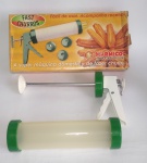 Antiga e Super Máquina doméstica de fazer churros - Fast Churros - Na caixa Original - Conservado - Acompanha acessórios e receitas para nhoque, roscas, massas e coberturas de tortas - Medida da caixa: 34 cm de comprimento.