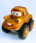 Disney - Lindo e grande carro Fofomóvel Gríncho - Tow Mater - Personagem do filme Carros -Estrutura em Vinil e plástico rígido - Rodas giram - Produto original - Conforme fotos - Medida: 26 x 19 x 17 cm.