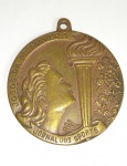 Antiga Medalha em bronze - Jogos da primavera - Série de Clubes - representando basquete - Competição criada e promovida pelo extinto Jornal Dos Sports. No ano de 1947 - Gravador: Vianna - Medida: 47mm de diâmetro.