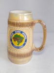 Antiga e Colecionável Caneca de Cerâmica - Comemorativa ao 51º Aniversário - Correio Aéreo Nacional - Conforme fotos. Medida: 17 cm de altura x 8,5 cm de diâmetro.