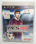 JOGO ELETRÔNICO - Jogo original playstation 3 - PES 2010 - PRO EVOLUTION SOCCER - Possui livreto com instruções. Espanhol - 2009 - Medida do estojo: 17 x 14 cm.