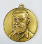 Rara Medalha em bronze - Comemoração Vivente Belloti - 100 Anos. 14/08/1892 - PÁDUA 1992 - RJ - Com esfinge em relevo -  Medida: 41 mm de diâmetro.