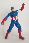 Marvel - Boneco Articulado e Eletrônico - Capitão América - 2012 - Funciona com 2 pilhas AA - Emite som com palavras originais do personagem em inglês - Importado - Estrutura em plástico  rígido - Conforme fotos - Medida: 25 cm de altura.