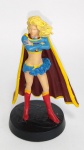 DC COMICS - Coleção Super-Heróis - SUPER GIRL - Miniatura de metal pintada á mão - Edição Oficial de Colecionador - Acompanha a revista com 19 páginas ricamente ilustradas com detalhes sobre o personagem - Em ótimo estado - Conforme fotos - Medida da escultura: 8,5 cm de altura.