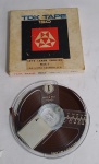 Antiga Fita de Rolo - TDK Super Dynamic 150 - Book 1: ''Vamos Aprender Inglês'' - Livro Técnico S.A - Ano: 1968 - Acondicionado na caixinha original - Conforme fotos - Medida da caixinha: 13,5 x 13,5 cm.