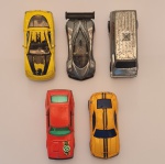 Set de 5 Carrinhos de coleção - 1 Hot Wheels - 1 2005  Corvette  Tm GM - 1  Bumblebee  - 1 Matchbox  Renault 17 TL  n 62 - 1 Hot Wheels - Medidas aproximadas 7 x 3 cm. (A 06)