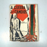 A guerra dos tamoios  Aylton Quintiliano. Editora  Reper. Rio de Janeiro. Idioma  Português. Brochura. Livro em regular estado de conservação. Capa (escurecida, com pontos de oxidação, danificada nas pontas e rasuras), lombada (danificada faltando partes da encadernação e torta) e contracapa (escurecida, com pontos de oxidação e danificada nas pontas) com sinais de uso, manuseio e desgastes. Corte escurecido e com pontos de oxidação, algumas estão danificadas. Páginas amareladas e com manchas/pontos de oxidação devido a ação do tempo. Possui falha entre as páginas aparecendo a costura. Com anotações. Capa/contracapa danificada soltando do miolo. Possui sinais de umidade. 248 páginas. Medidas Aproximadas (Comp. X Larg. X Alt.)   19 cm X 14,5 cm X 2 cm.