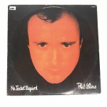 Vinil  Phil Collins  No Jacket required.  Produto Original. Gravadora Wea. Fabricado e distribuído por RCA Eletrônica Ltda. 1985. Capa (com etiqueta colada e desgastes do material)/contracapa (com desgastes do material e etiqueta colada) em regular estado de conservação, danificada nas bordas, manchas/pontos de oxidação, marcação do disco, com sinais de uso, manuseio e desgastes. Contém plástico de proteção do disco. Disco com riscos, mesmo que superficiais podem ocasionar algum nível de ruído na audição. Contém encarte. Lado A  5 faixas; Lado B   5 faixas.