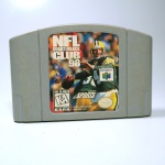 Cartucho  Nintendo 64 - NFL Quarterback Club 98. Nintendo. Peça Original. Produto Testado. Funcionando. Apresenta marcas devido a ação do tempo e desgastes na etiqueta de identificação. Medida Aproximada (Comp. X Larg. X Alt.)  11,5 cm X 2 cm X 7,5 cm.