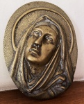 Pesada placa em bronze representando Nossa Senhora em relevo 22cm