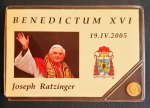 VATICANO - 2005 - Souvenir - Medalha em Ouro Maciço 8K - 10 mm - "Papa Benedictum XVI" na embalagem original - FC