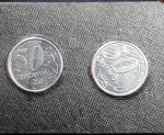 BRASIL - 50 Centavos - ano 2003 - 2 moedas, sendo uma com Reverso Inclinado - Quase Horizontal