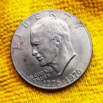 EUA - 1976- 1 Dollar Einsenhower - Comemorativa: 200 Aniversário - Independência dos EUA - Cobre Revestido de Cupro Níquel - KM#206