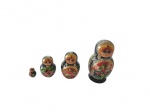 Matrioskas russas em madeira policromada, Alt. 16 a 4 cm.