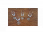 Quatro taças em cristal  translúcido para champagne um de modelo diferente chancelaria Spiegeelau, Alt. 23 e 21 e  Dia 7 e 5 cm.