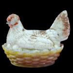 VALLERYSTHAL - Galinha em opalina. Medida: 12cm x 17cm.