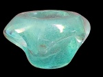 MURANO - Antigo cinzeiro, no estilo artístico Italiano, art deco anos 50, confeccionado em monobloco de murano no tom verde agua, em formato de flor. Medida: 13cm.