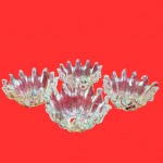 MURANO - Quatro cúpulas para luminárias  art deco, clássicas para iluminação vintage em murano no tom verde, design ondulado semelhante a pétalas Medida: 16cm x 9cm.