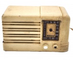 Antigo rádio valvulado RCA Victor, anos 30 . Medida: 22cm x 14cm. Obs, não testado.