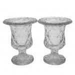 Par de vasos, Modelo Diamond art deco, lapidação no padrão geométricos e bordas recortadas. Medida: 15cm.