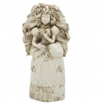 PORCELANA - Escultura em porcelana, com ricos detalhes em relevos, representa um anjo. Medida: 22cm x 12cm.