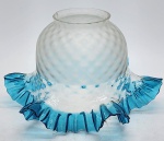 CRISTAL - Manga em cristal duble, translúcido e azul. Medida: 19cm x 20cm. Obs apresenta bicado na borda.