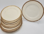 Royal Marigold, Doze pratos de sobremesa em faiança inglesa  na cor creme, decorado em files de ouro, com bordas levemente onduladas.