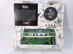 Estupendo Onibus Doubledecker Londrino AEC Routemaster com tema da banda de rock de Liverpool Beatles - Penny Lane - Miniatura diecast fabricado pela Corgi. Consta na internet escala 1/50 - A mini mede 16.5cm de comprimento e a embalagem original mede 24cm