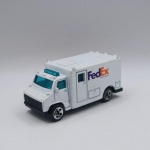 Lindo caminhão com tema da FedEx - Caminhão miniatura diecast fabricado pela Hot Wheels. Consta data 1993. Não consta escala (mede 7cm de comprimento). AS rodas giram livremente