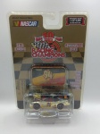 1999 Ford Taurus Nascar do piloto Bill Elliott Fabricado na escala 1/64 pela Racing Champions - Série Gold Comemorativa - Embalagem original lacrada. Pneus de borracha, abre capô e motor detalhado. Edição limitada 9999 peças.