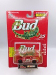 Chevy Monte Carlo Nascar 1997 do piloto Ricky Craven - Carro de coleção miniatura diecast na escala 1/64 fabricado pela Racing Champions - Blister especial Bud Budweiser lacrado e original - Edição limitada 10000 peças - Item exatamente das fotos