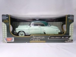 1950 Chevy Bel Air - Carro de coleção miniatura diecast fabricada pela Motor Max na escala 1/18 - Linha American Classics - Embalagem original - Abre portas, capô e mala. As rodas giram livremente e os pneus são em borracha