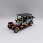 1912 Rolls Royce - Matchbox série Models of Yesteryear - Carro de coleção miniatura diecast - Não consta a escala (mede 8.5cm de comprimento) - As rodas giram livremente - Fabricado na Inglaterra. Falta um banco