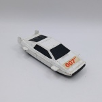 Brinquedo antigo - Corgi Toys - Carro do agente mais famoso do Mundo, James Bond 007 - Lotus Esprit. Fabricado na Grã Bretanha pela Corgi. As rodas giram livre. Mede 7,5cm (parecido com os carros da escala 1/64).