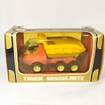 Brinquedo antigo Brinquedos REI - Caminhão Truck Basculante na embalagem original que mede aprox 18cm de comprimento