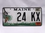 Maravilhosa Placa de carro americana - Do estado do Maine nos Estados Unidos. Último ano de licenciamento 2004 - Números e letras em relevo - Vacationland